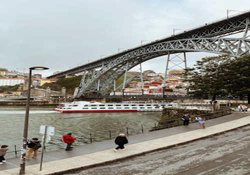 Welke verrassingen biedt de oude stad Porto?