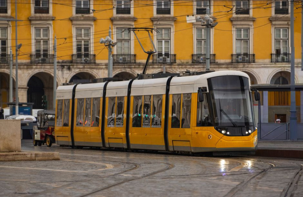 Hoe kom je van het vliegveld van Lissabon naar het centrum: metro, Aerobus of taxi?