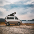 Op vakantie films kijken in de camper? Ga voor een draadloze home cinema set!